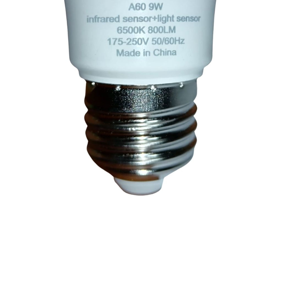 LAMPARA LED A60 9W LUZ FRIA CON SENSOR INFRAROJO Y SENSOR DE LUZ